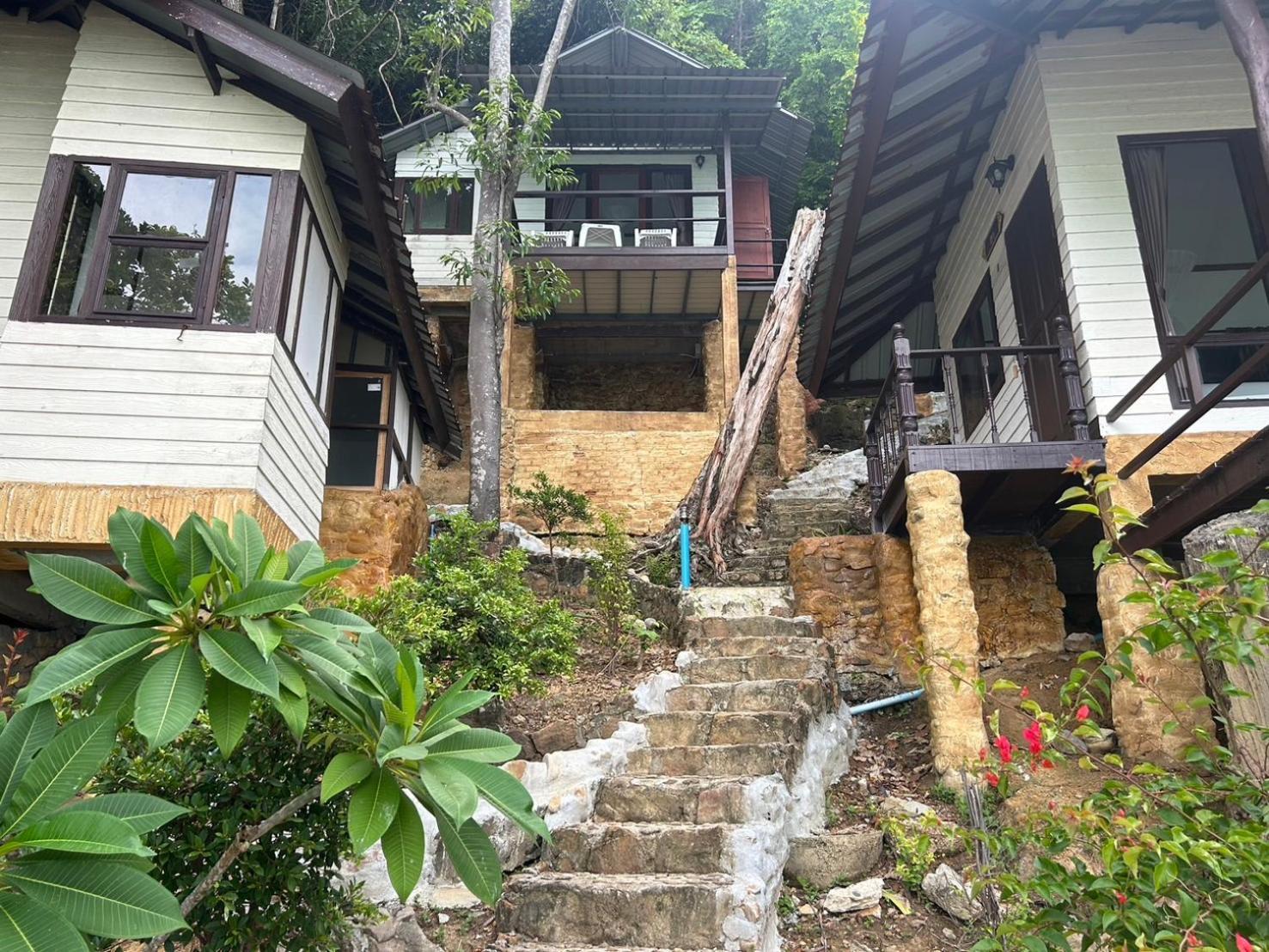 Phi Phi Private Beach Resort Exterior photo