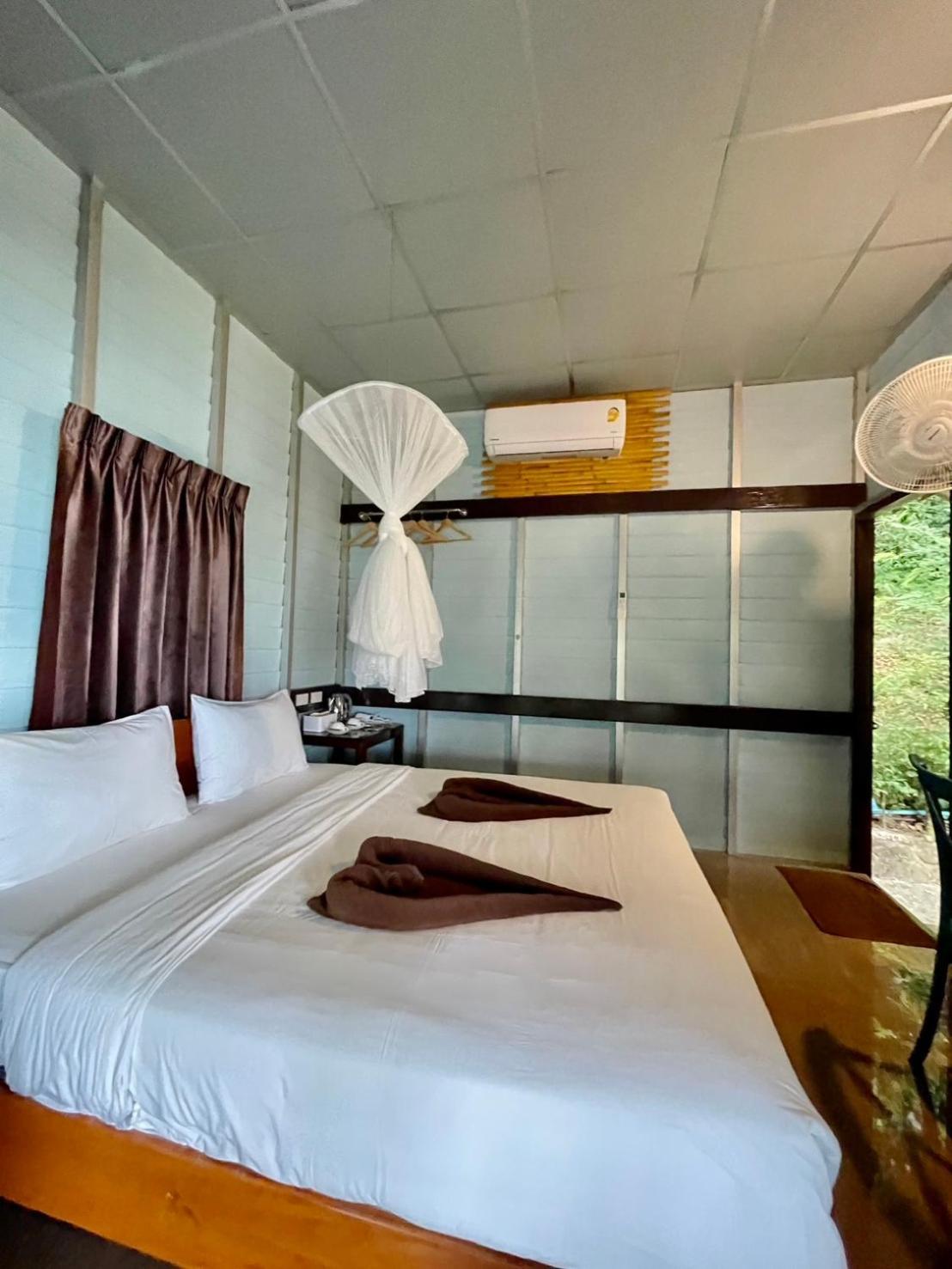 Phi Phi Private Beach Resort Exterior photo